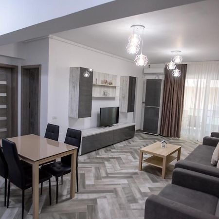 C&Y Zev Apartments Мамая Екстериор снимка