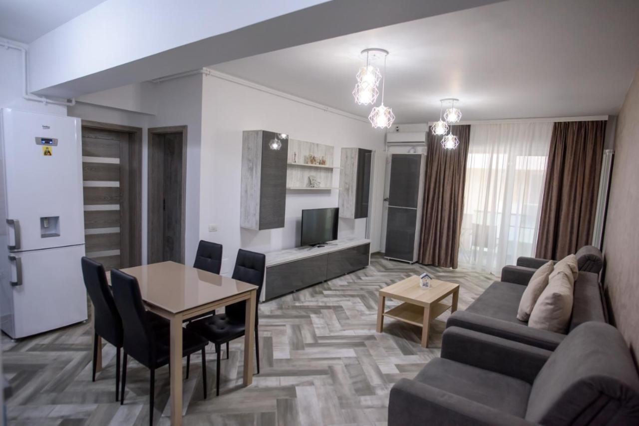 C&Y Zev Apartments Мамая Екстериор снимка