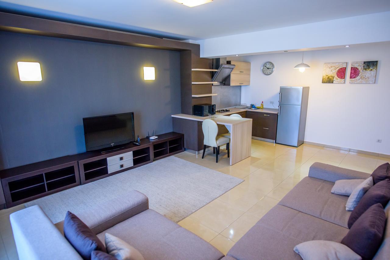 C&Y Zev Apartments Мамая Екстериор снимка