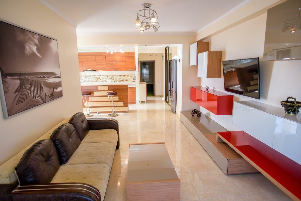 C&Y Zev Apartments Мамая Екстериор снимка
