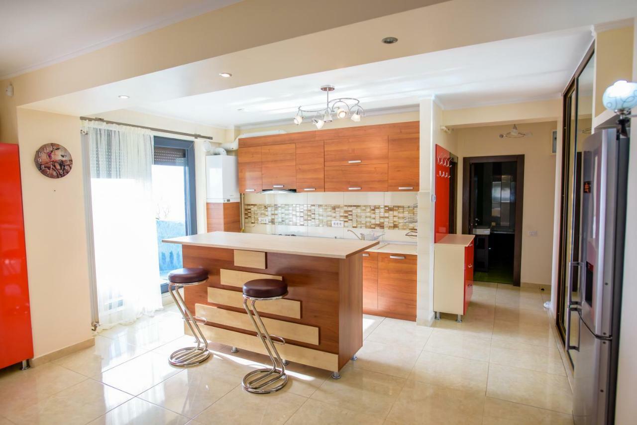 C&Y Zev Apartments Мамая Екстериор снимка