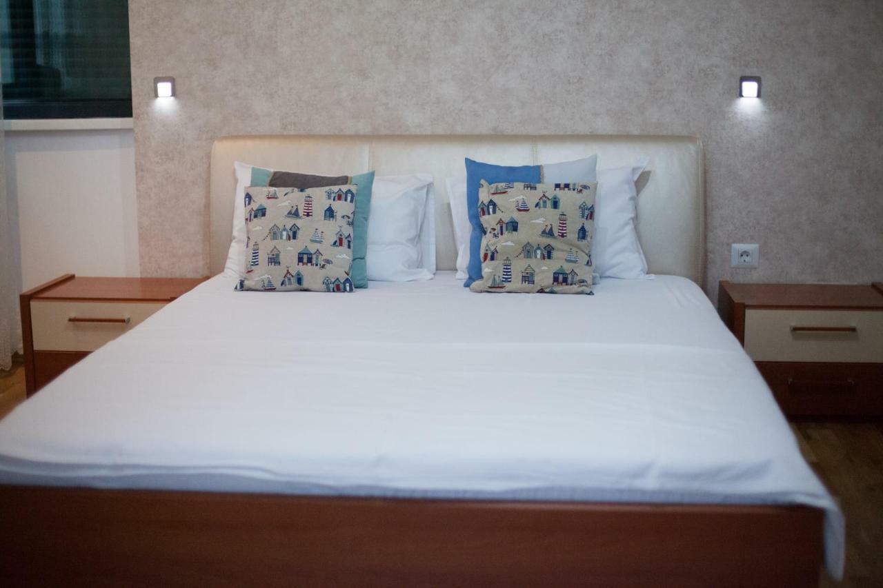 C&Y Zev Apartments Мамая Екстериор снимка